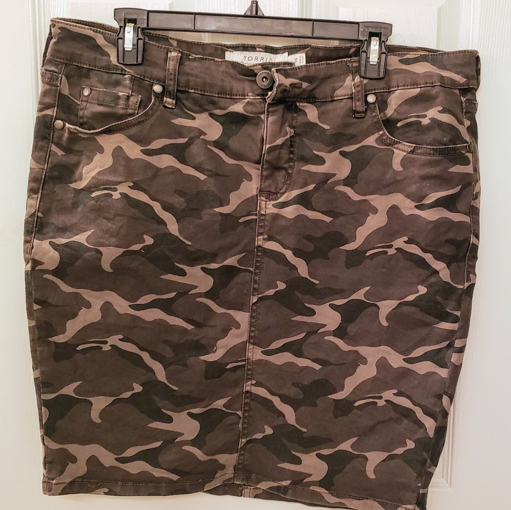 Torrid Women's Camouflage Skirt